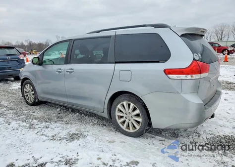 2012 Toyota Sienna Xle z USA, uszkodzony, nr VIN 5TDDK3DC3CS048160
